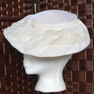 VINTAGE White Lace Fascinator Hat